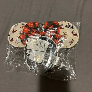 Disney parks holiday christmas ski lodge loungefly ears mickey mouse new minnie